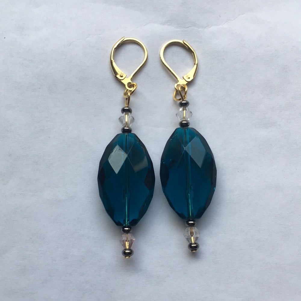⚫️Brand New Czech Preciosa Drop/Dangle Faceted Blue Crystal Lever-Back Earrings